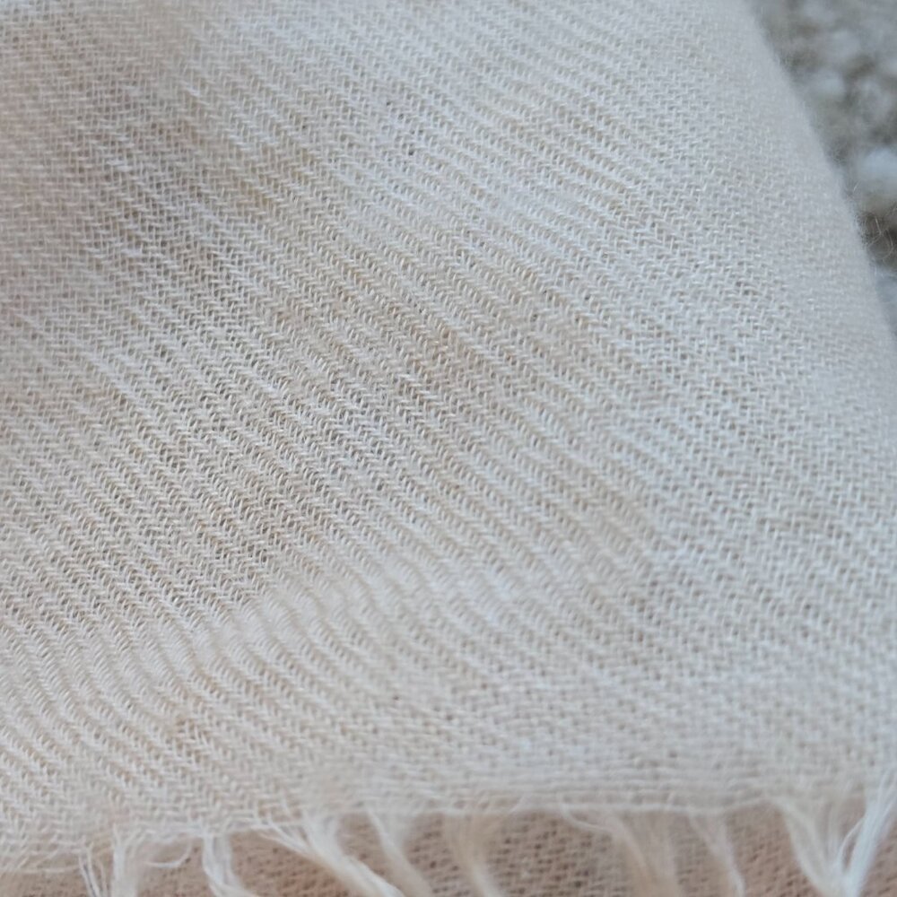 Cashmere Scarf Pale Peach Woven Lightweight Tissue weight - Picture 8 of 11